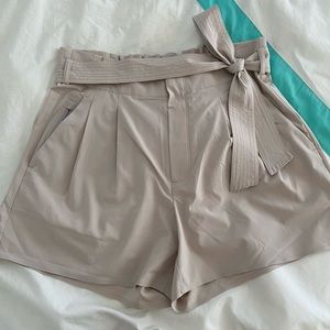 Athleta Skyline Short. Size 6. Worn once.